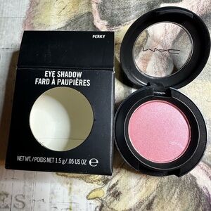 MAC COSMETICS BNIB PERKY Satin Eyeshadow Very Rare Limited New